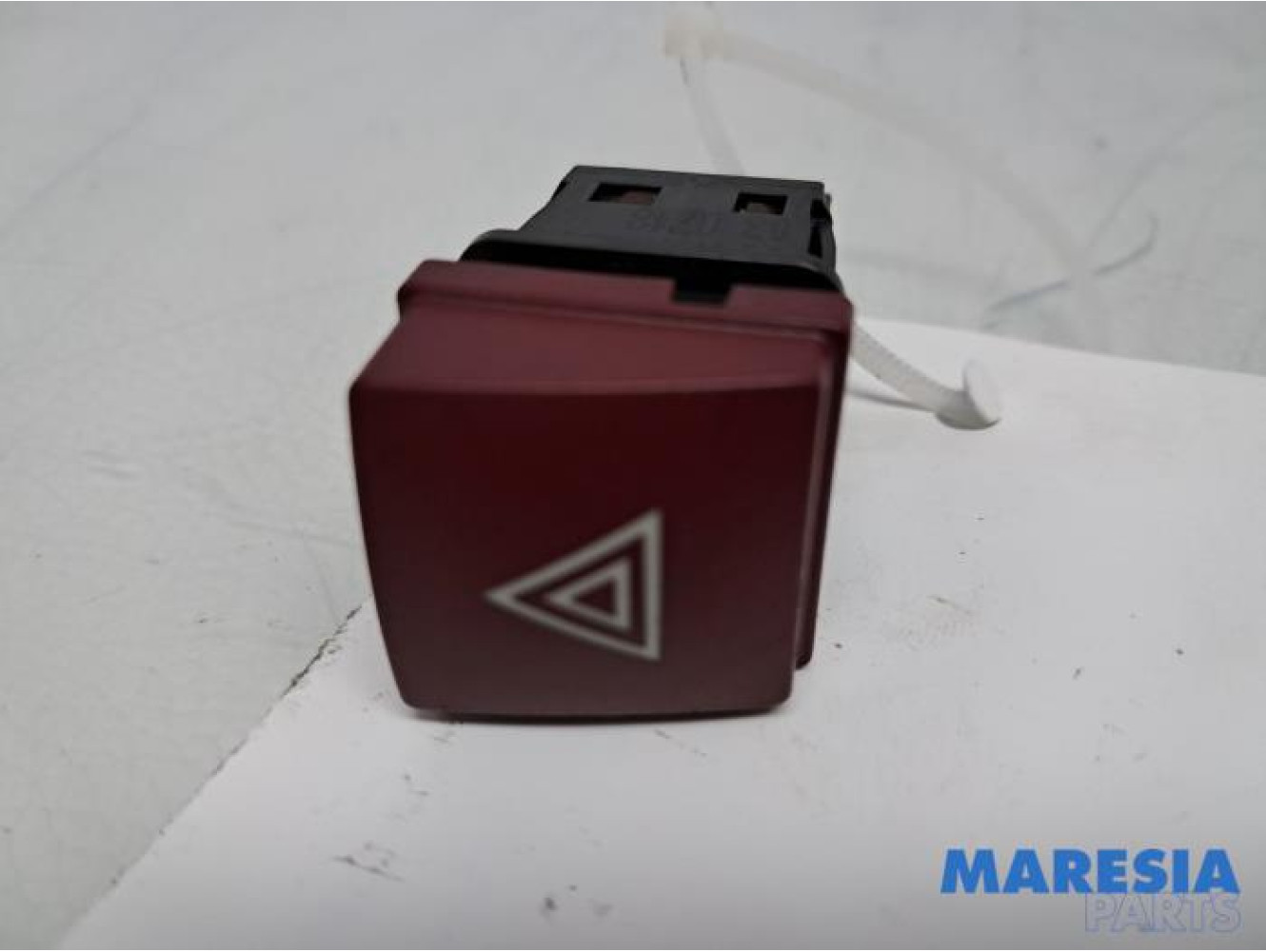 Peugeot - 207 - Commutateur éclairage d'urgence