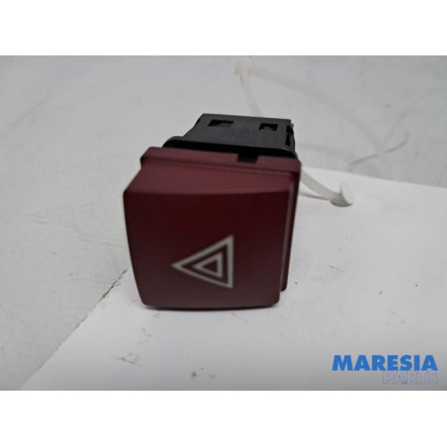 Peugeot - 207 - Panikbeleuchtung Schalter