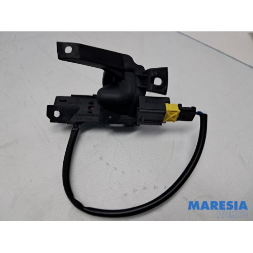 Peugeot - 207 - Schakelaar