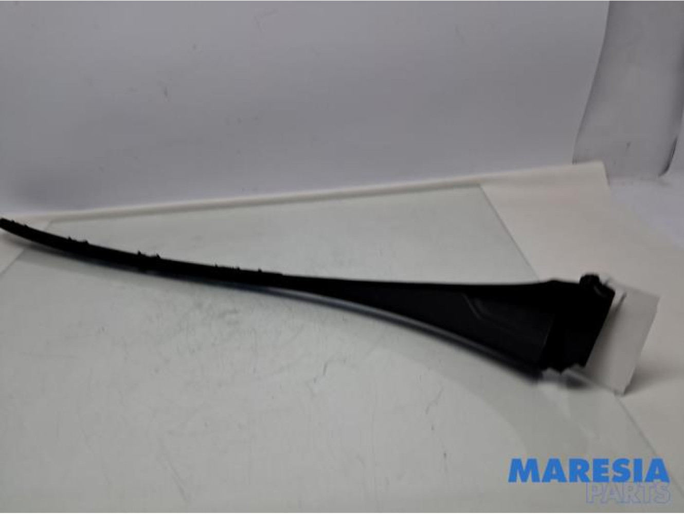 Renault - Trafic - Voorruitlijst