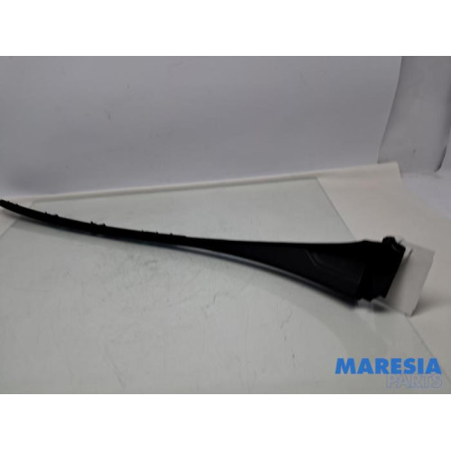 Renault - Trafic - Voorruitlijst