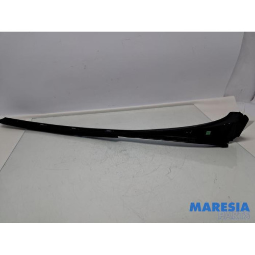 Renault - Trafic - Voorruitlijst