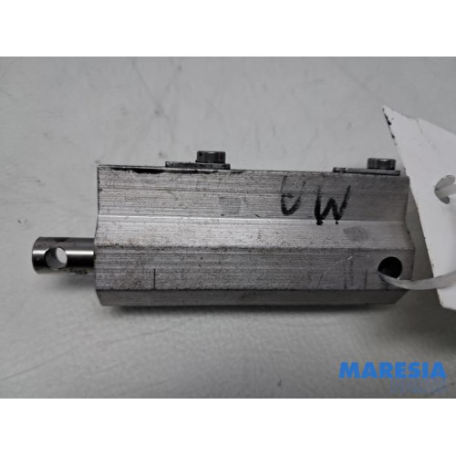 Peugeot - 207 - Cabriodak cilinder