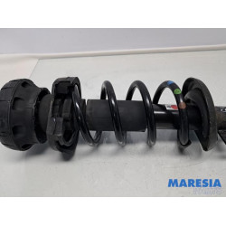 Renault - Trafic - Stoßdämpferstrebe rechts vorne