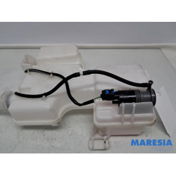 Renault - Trafic - Ruitensproeiertank voor