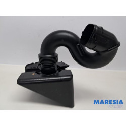 Renault - Trafic - Aanzuigslang Lucht