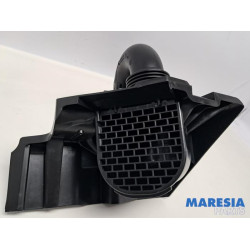 Renault - Trafic - Aanzuigslang Lucht