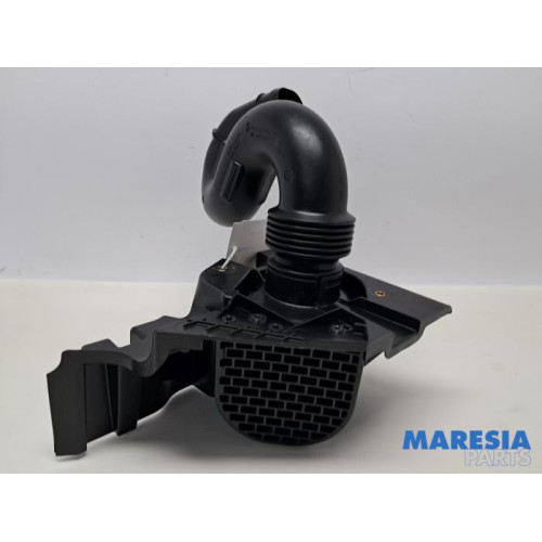 Renault - Trafic - Aanzuigslang Lucht