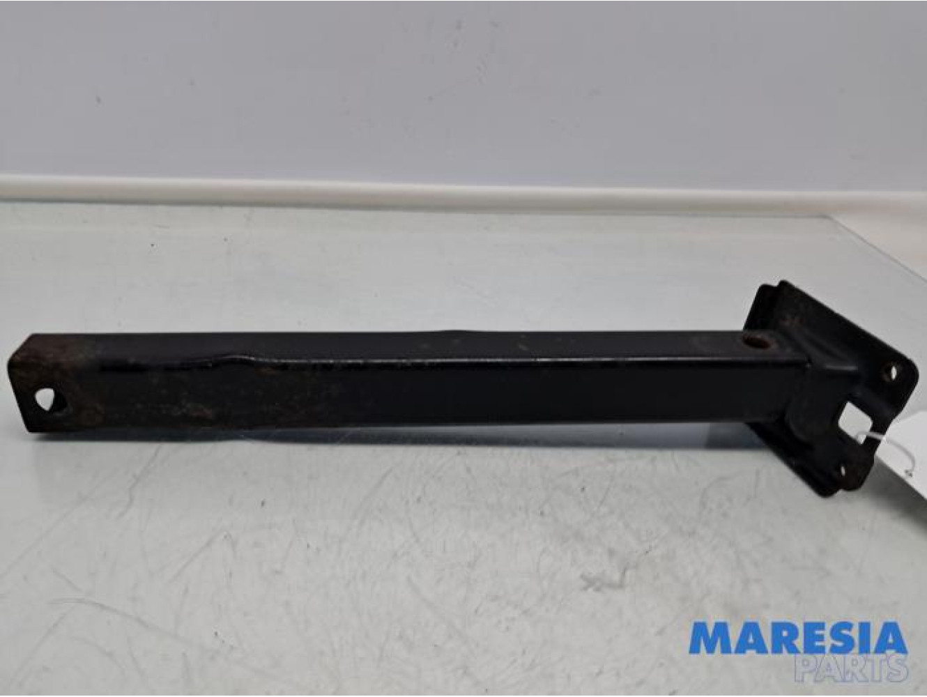 Peugeot - 207 - Vorderteilstütze
