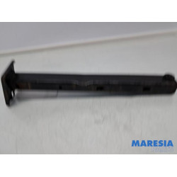 Peugeot - 207 - Vorderteilstütze