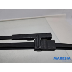 Peugeot - 207 - Front wiper arm