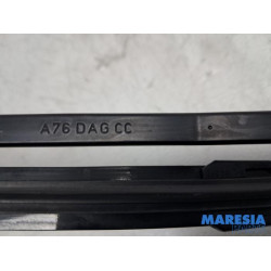 Peugeot - 207 - Bras essuie-glace avant