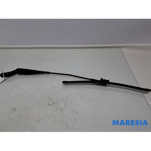Peugeot - 207 - Front wiper arm