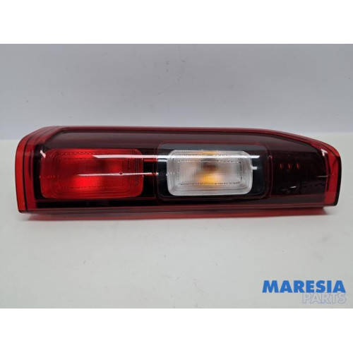 Renault - Trafic - Achterlicht links