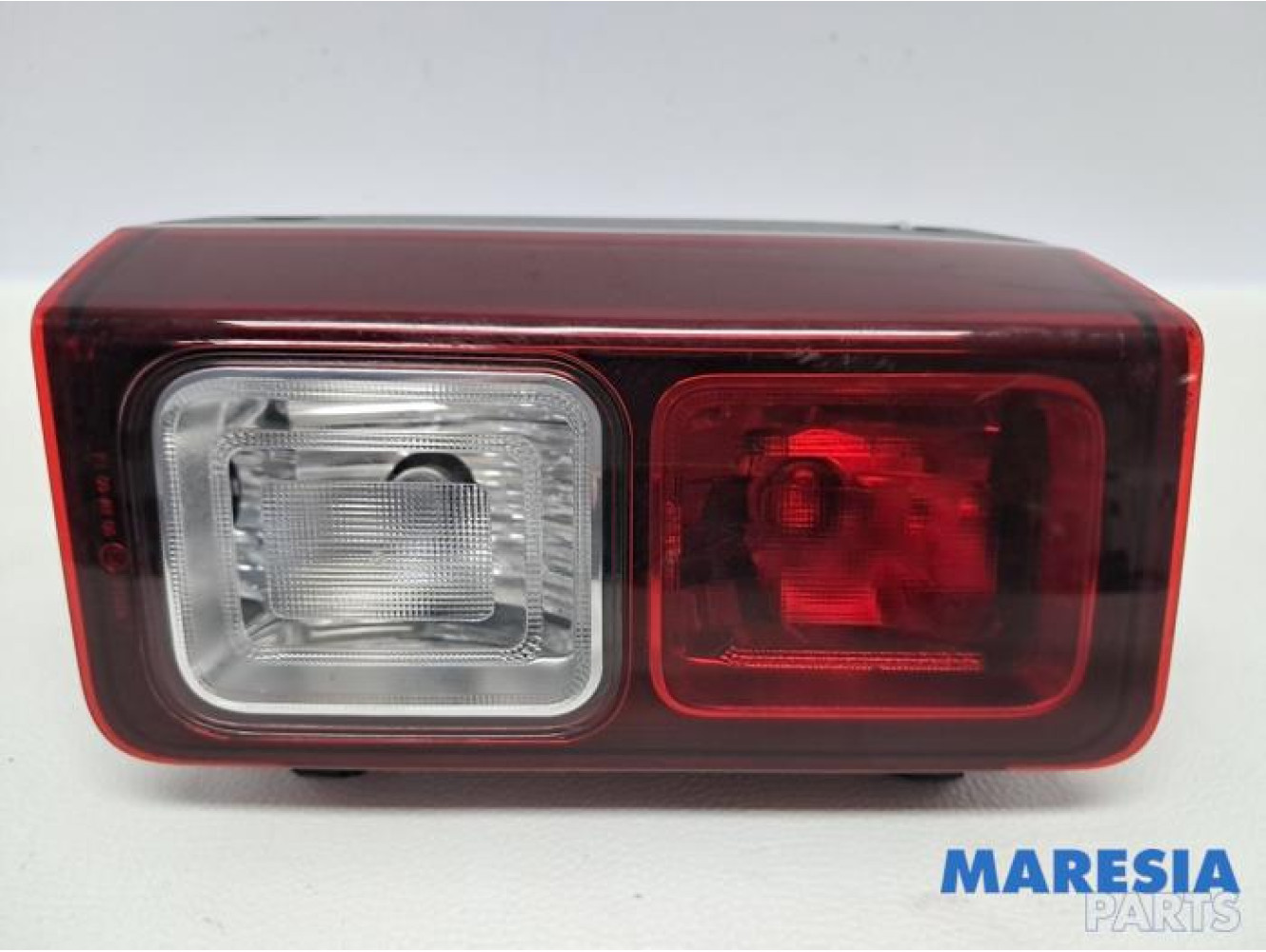 Renault - Trafic - Feu de recul droit