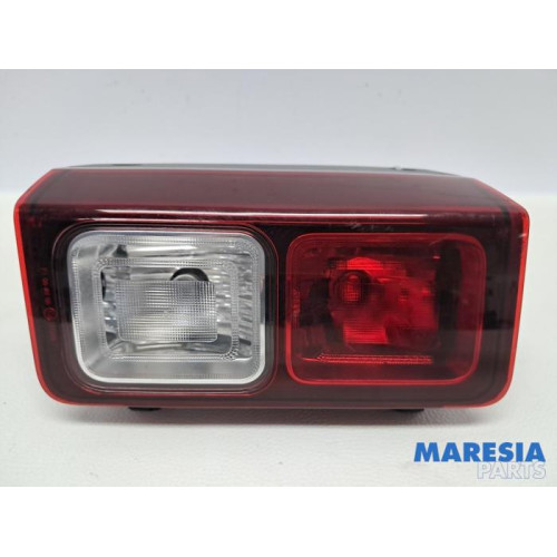 Renault - Trafic - Achteruitrijlicht rechts
