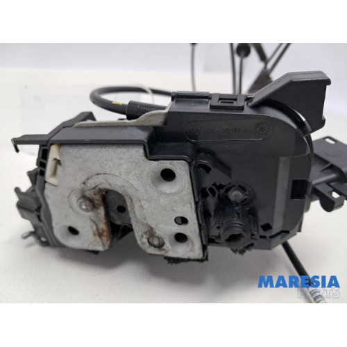 Renault - Trafic - Schuifdeur Slotmechaniek rechts