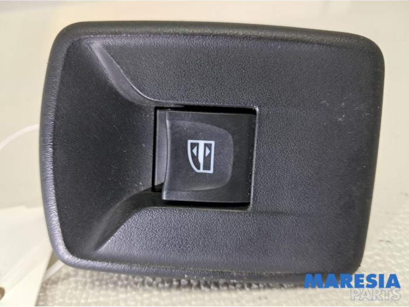 Renault - Trafic - Electric window switch