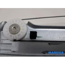 Renault - Trafic - Ruitmechaniek 2Deurs rechts-voor