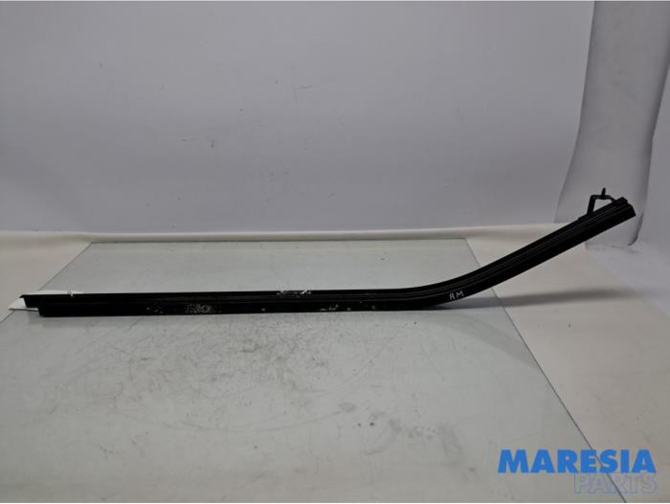 Renault - Trafic - Schuifdeur Rail rechts