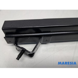 Renault - Trafic - Schuifdeur Rail rechts