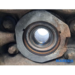 Renault - Trafic - Fusee rechts-voor