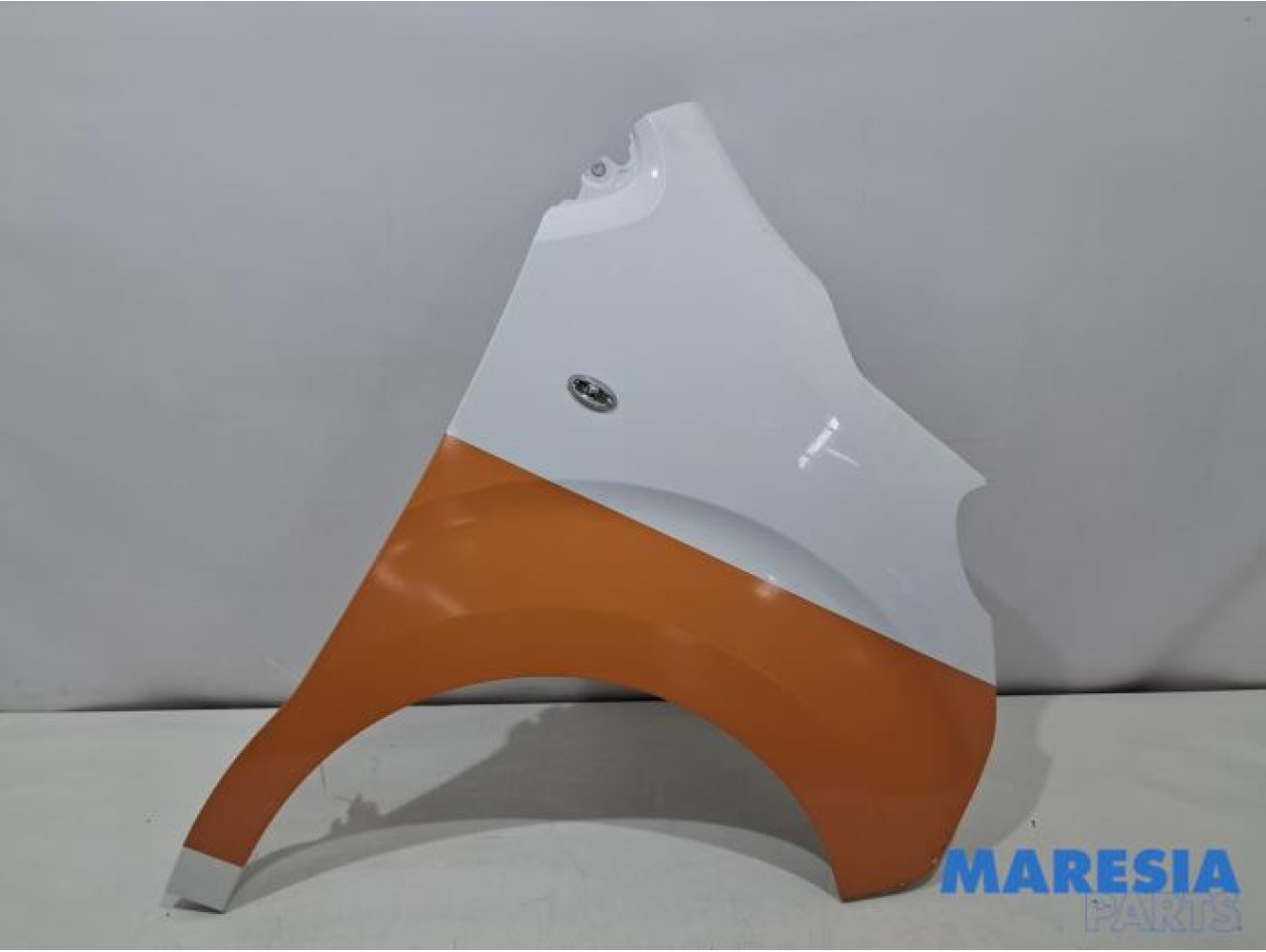 Opel - Vivaro - Kotflügel rechts vorne