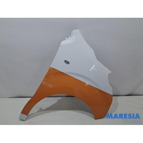 Opel - Vivaro - Kotflügel rechts vorne