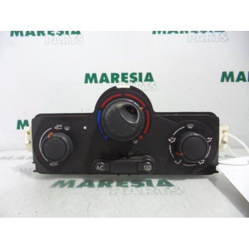 Renault - Megane - Heater control panel