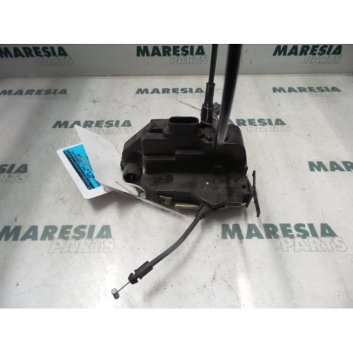 Renault - Megane - Front door lock mechanism 4-door, right