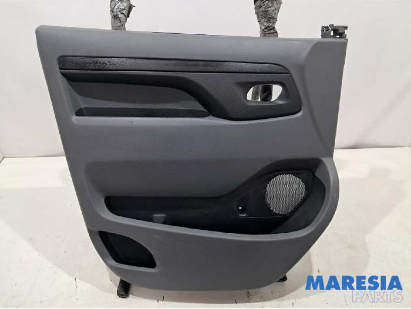 Opel - Vivaro - Türverkleidung 2-türig links