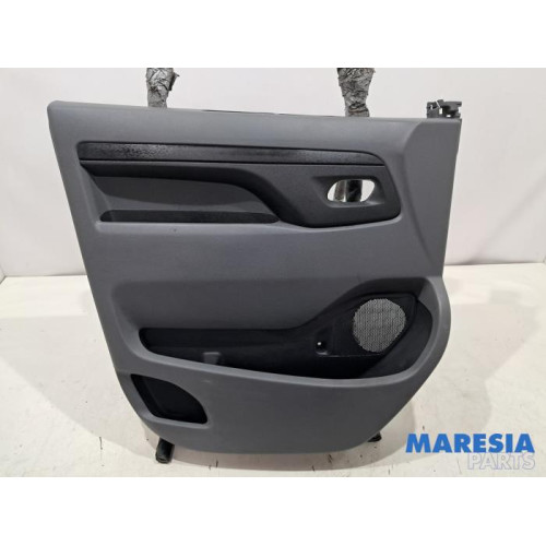 Opel - Vivaro - Türverkleidung 2-türig links