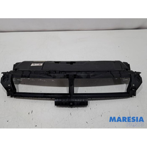 Peugeot - 308 - Grillhalter