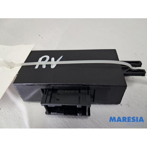 Citroen - C4 Grand Picasso - Central door locking module