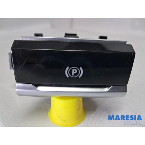 Citroen - C4 Grand Picasso - Parking brake switch