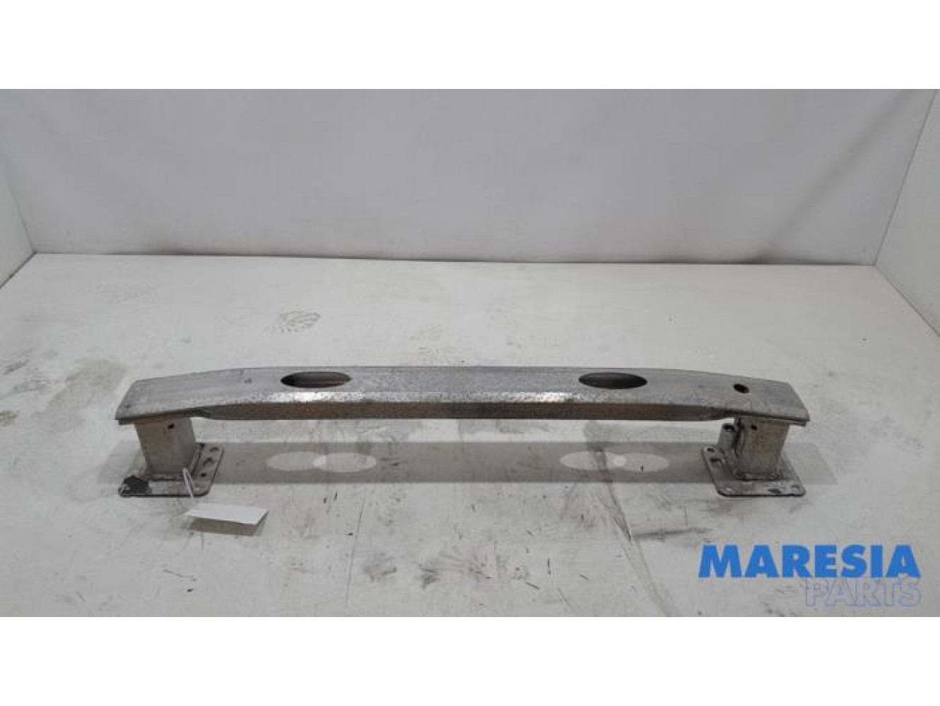 Opel - Vivaro - Rear bumper frame