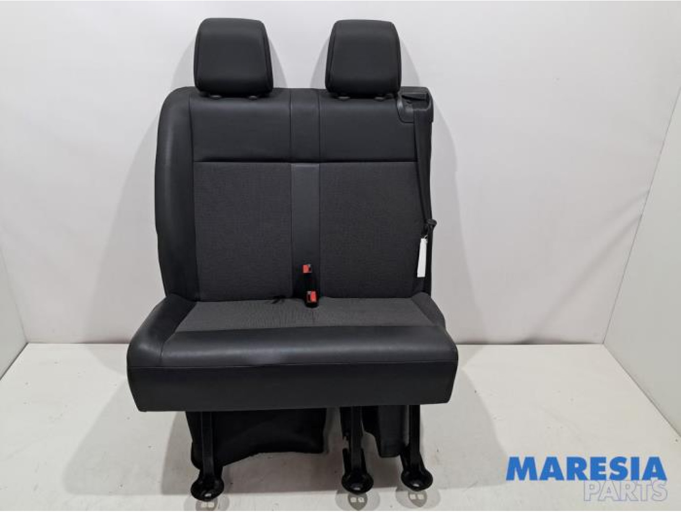 Opel - Vivaro - Bank rechts vorne