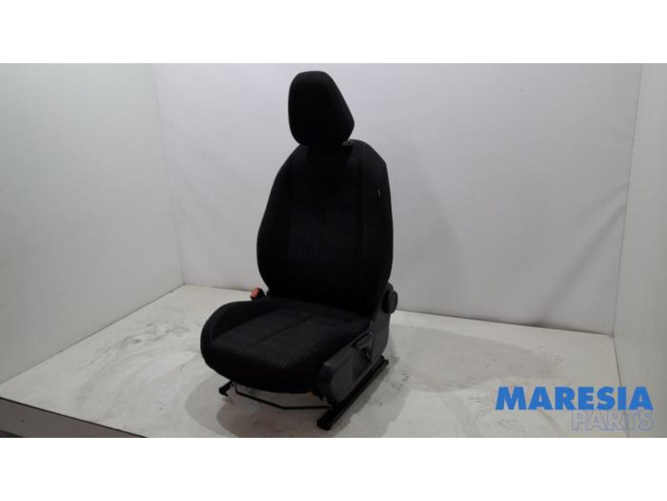 Peugeot - 308 - Seat, left
