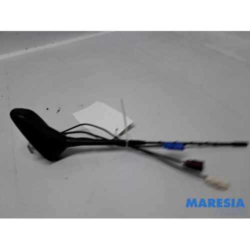 Citroen - C4 Grand Picasso - Antenna