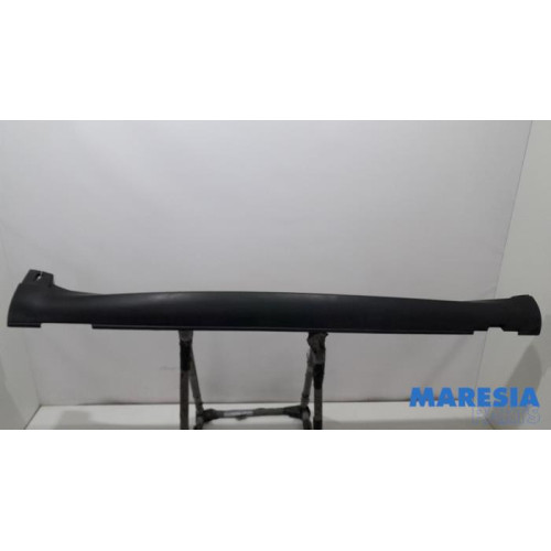 Citroen - C4 Cactus - Marche-pied (list de couverture) droite