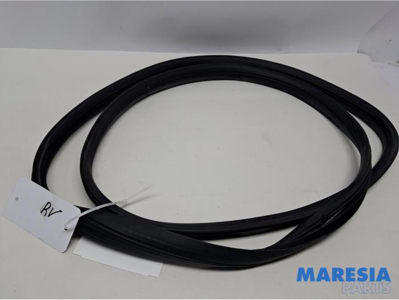 Peugeot - 107 - Front door seal 4-door, right