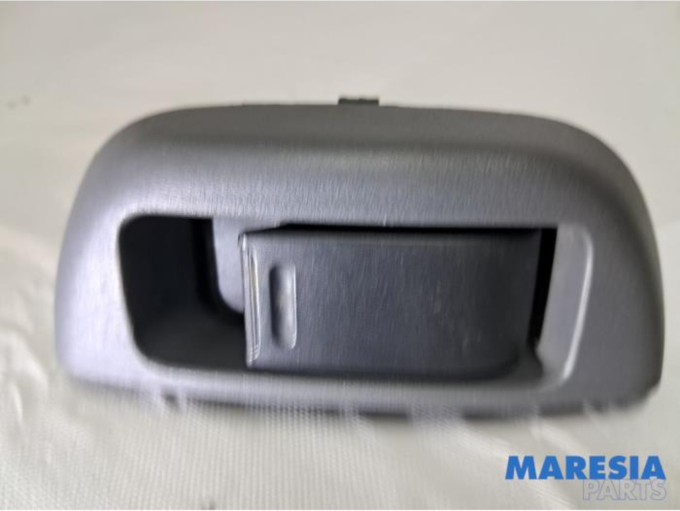 Peugeot - 107 - Electric window switch