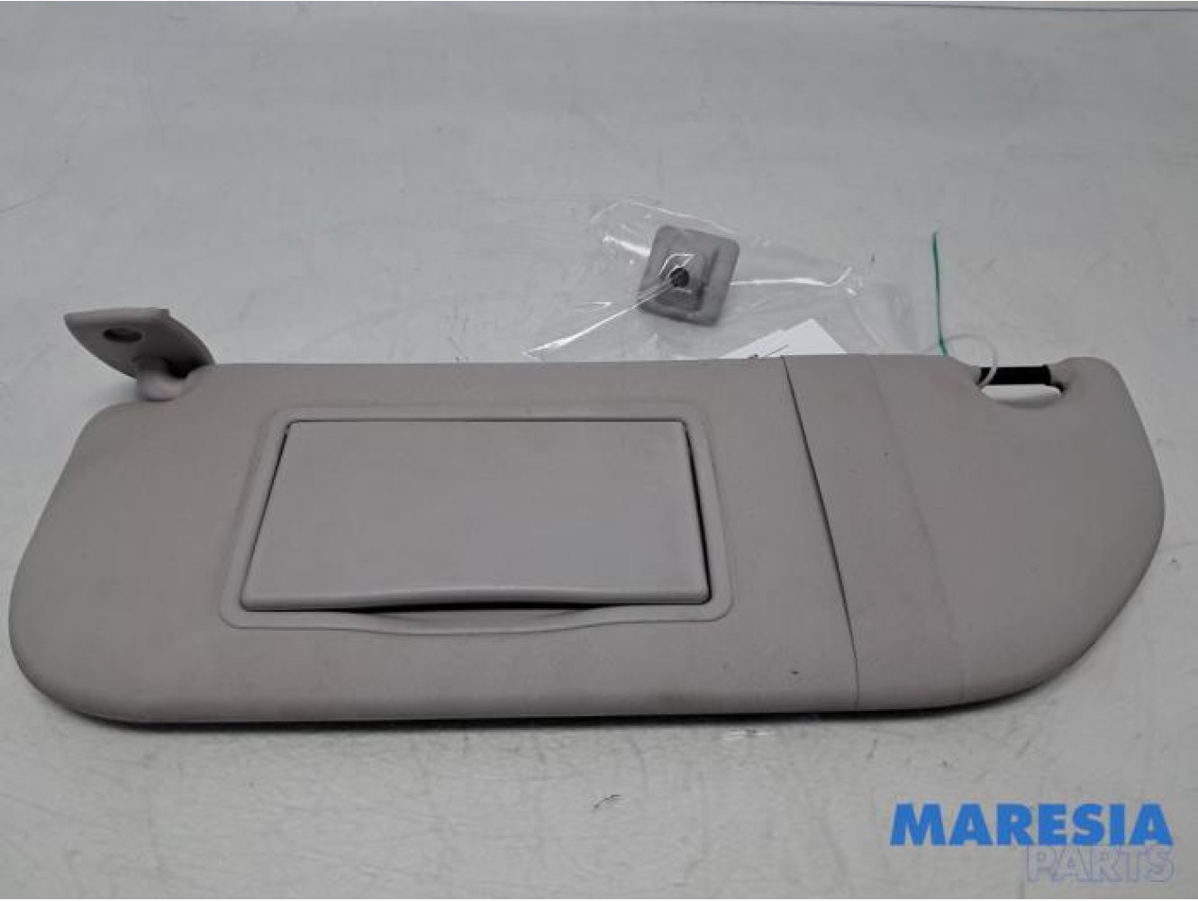 Peugeot - 107 - Sonnenblende