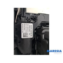 Opel - Vivaro - Regeleinheit Multi Media