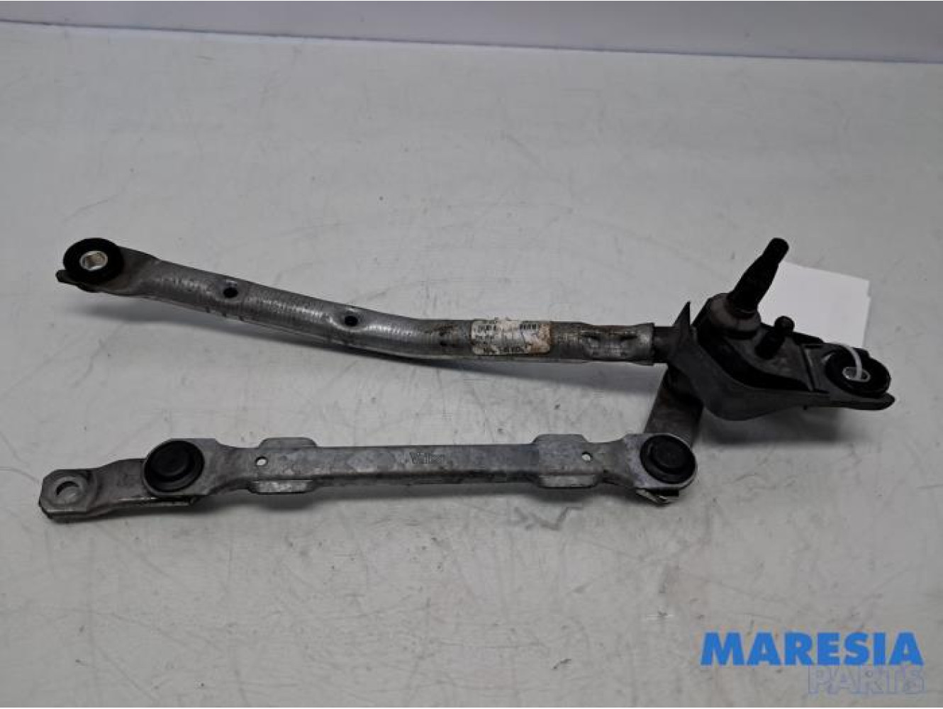 Peugeot - 107 - Wiper mechanism