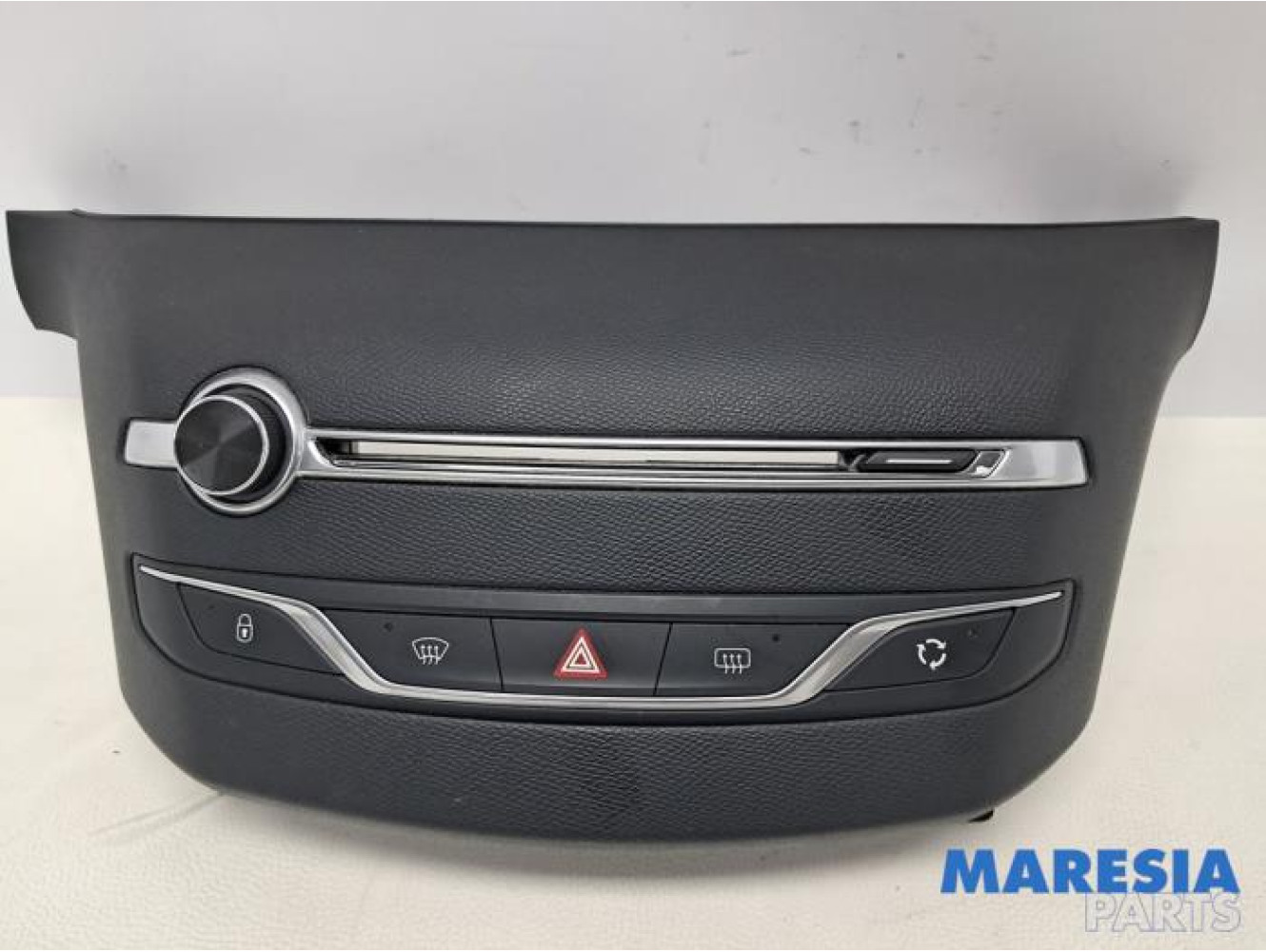 Peugeot - 308 - Radio control panel