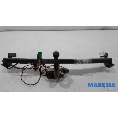 Peugeot - 208 - Towbar