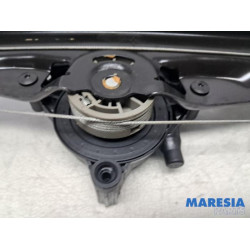 Opel - Vivaro - Fenstermechanik 2-türig rechts vorne