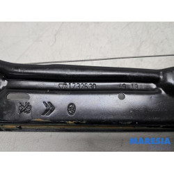 Opel - Vivaro - Fenstermechanik 2-türig rechts vorne