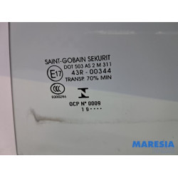 Peugeot - 308 - Rear door window 4-door, left